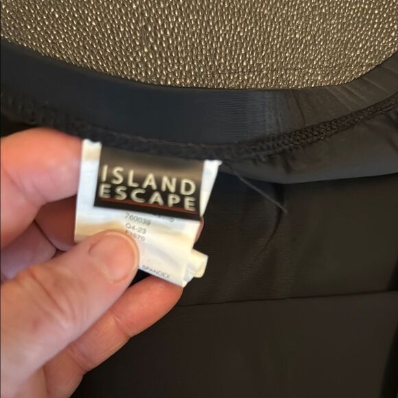 Island Escape Black Bubble Swim Skort size medium - Picture 2 of 7